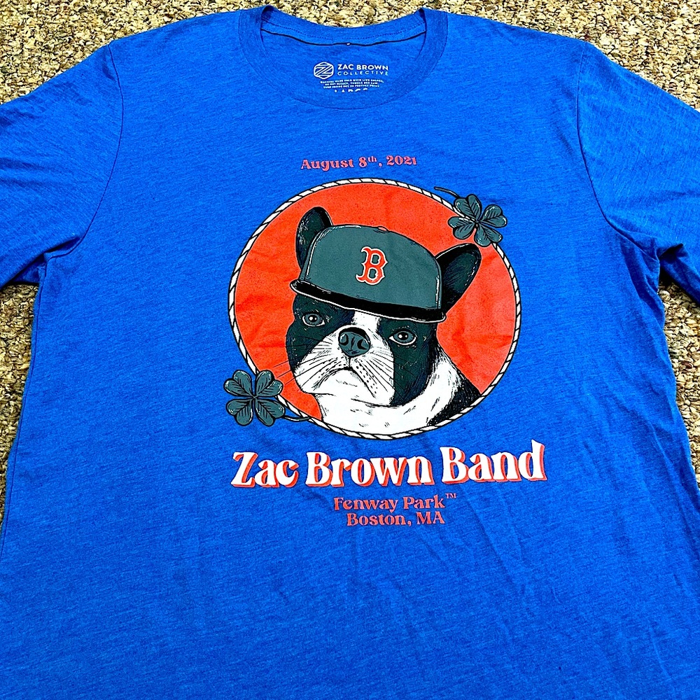 🎸 '21 Zac Brown Band ZBB Boston Fenway Park MASS Pug Dog Puppy UNWORN Soft Tee